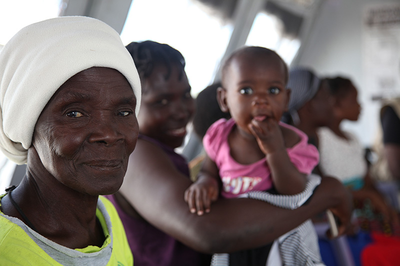 Secretary-General speaks with women and girls in storm-ravaged Mozambique