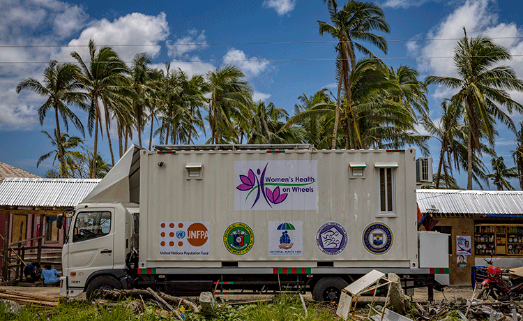 Un camion de l'UNFPA dans la ville de Saint Bernard.