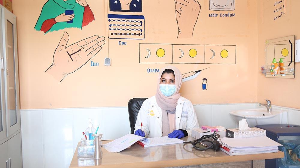 As Afghanistan grapples with surge in COVID-19 cases, one midwife shares her…