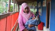 Au Bangladesh, les sages-femmes offrent de l’espoir aux survivantes du cyclone Mocha, dans le plus grand camp de réfugié·e·s du monde